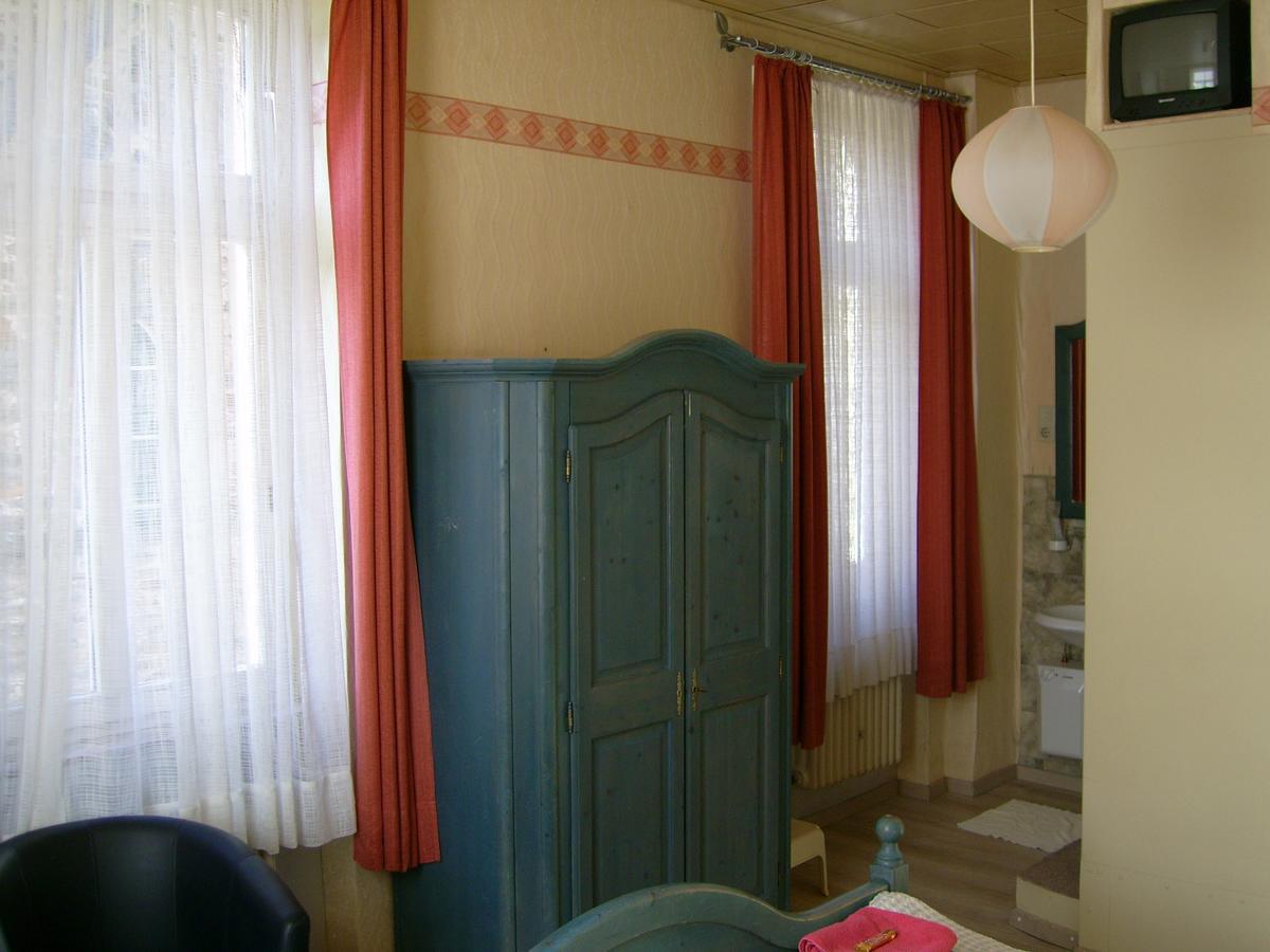 Gasthaus Zur Traube Hatzenport Rom bilde